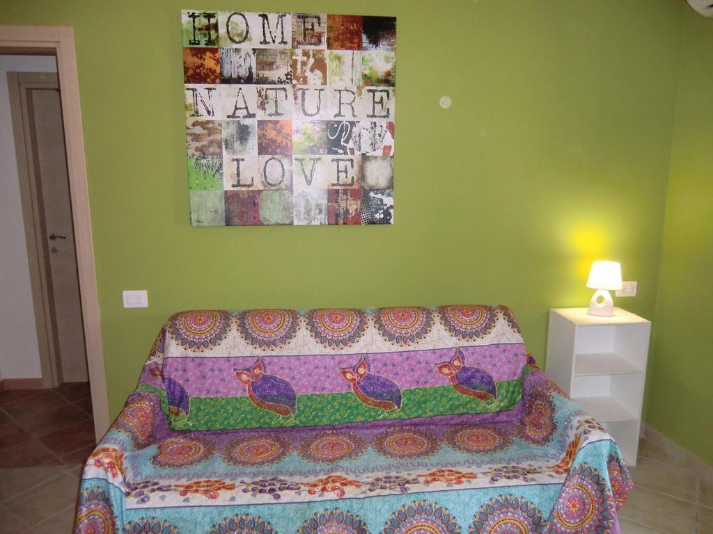 La Casa Felice Appartamenti Chia Kamer foto