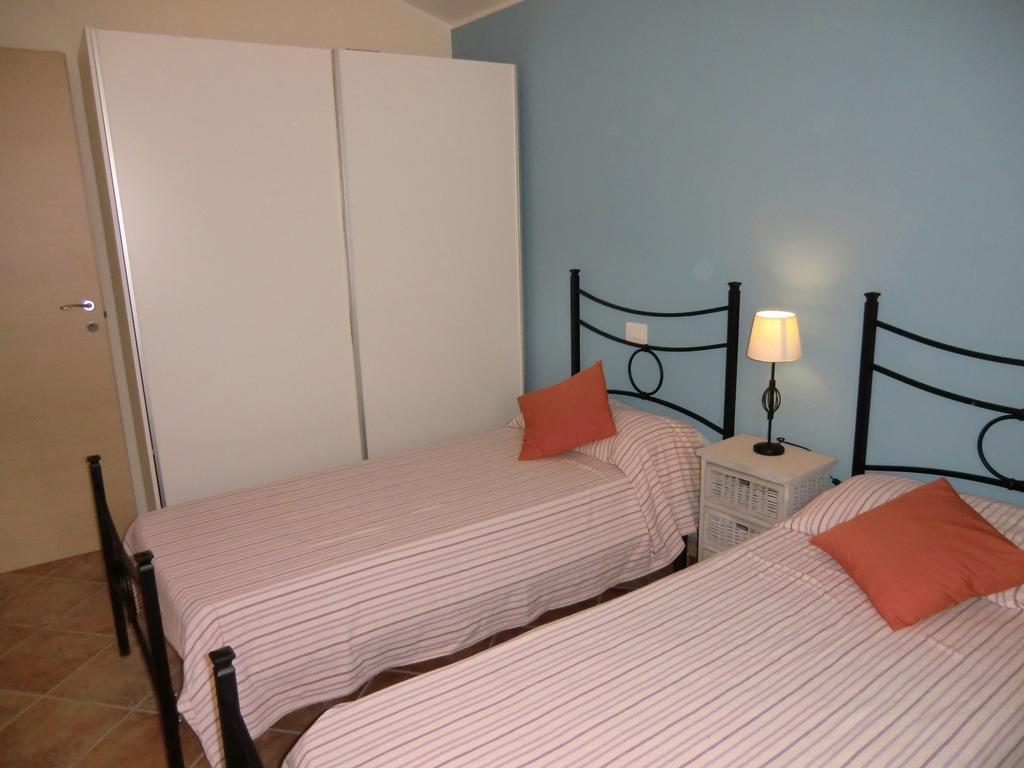 La Casa Felice Appartamenti Chia Kamer foto