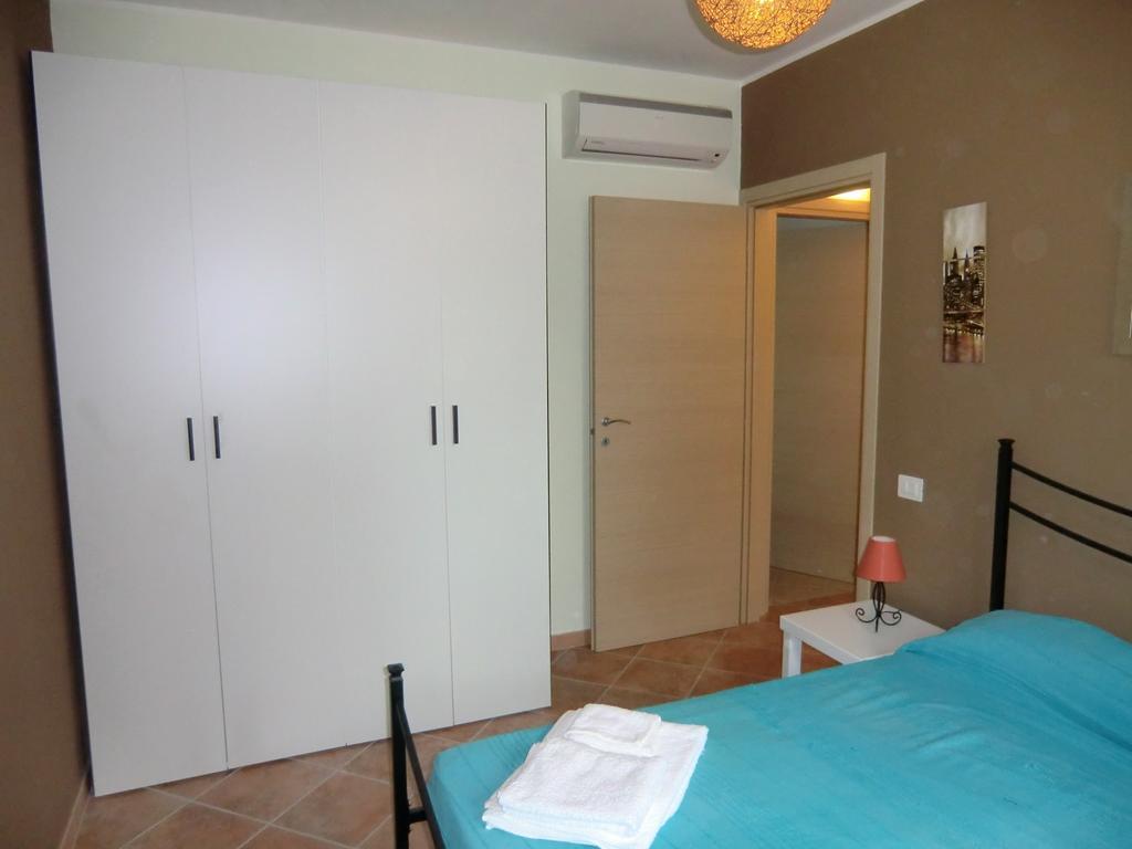 La Casa Felice Appartamenti Chia Buitenkant foto