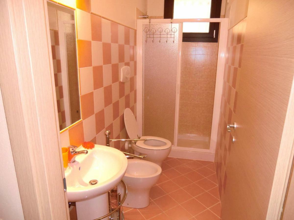 La Casa Felice Appartamenti Chia Buitenkant foto