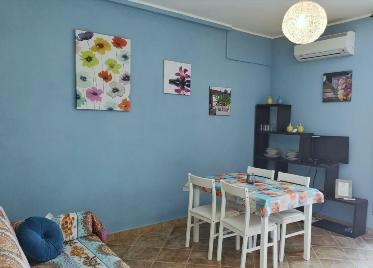 La Casa Felice Appartamenti Chia Buitenkant foto