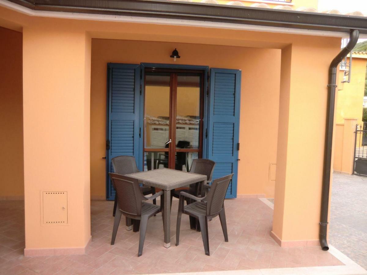 La Casa Felice Appartamenti Chia Buitenkant foto